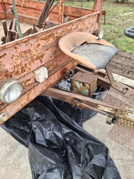 Motoenxada com reboque