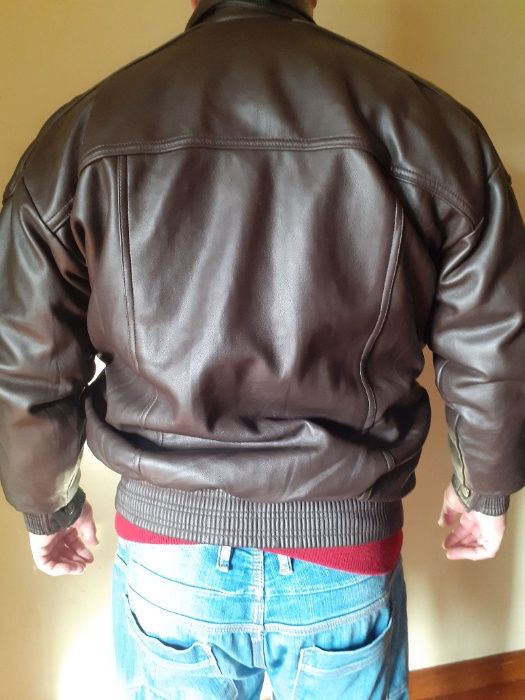 Casaco em pele sintética