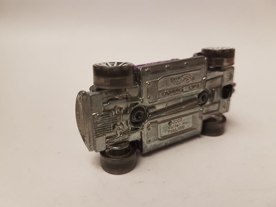 Hot Wheels Mini Morris Phantom Xracers