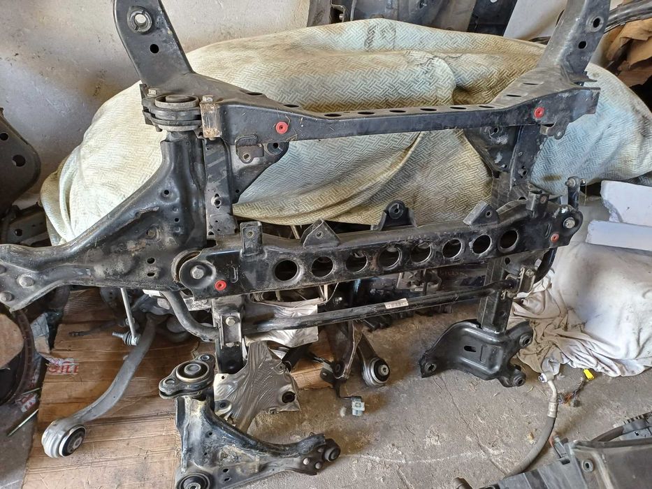 Wózek zawieszenie  zwrotnica wahacz amortyzator mercedes vito A447