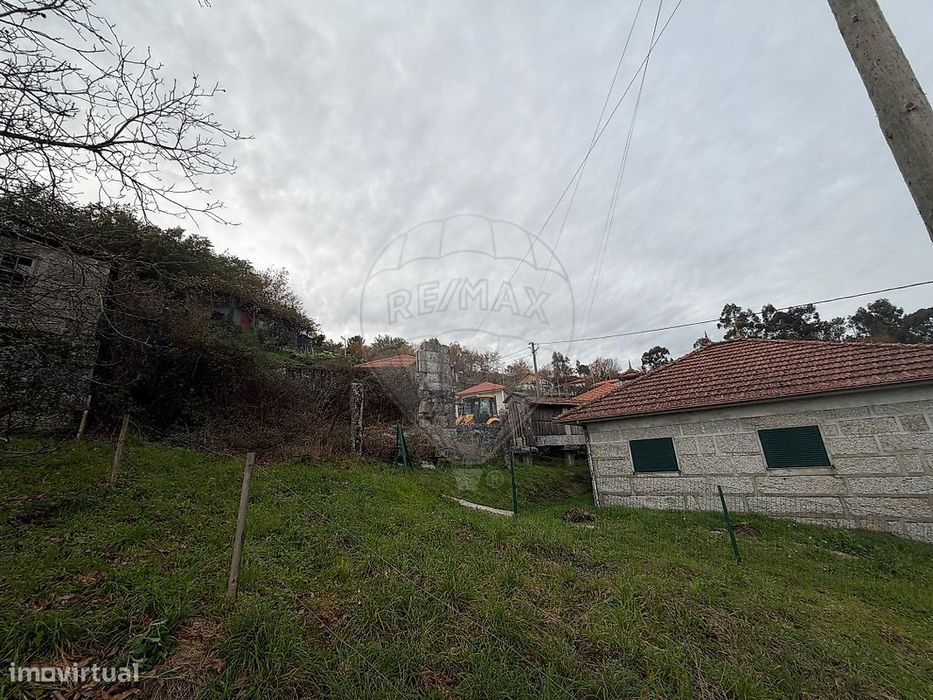 Moradia T0 para venda — Moreira Do Rei E Várzea Cova, Braga