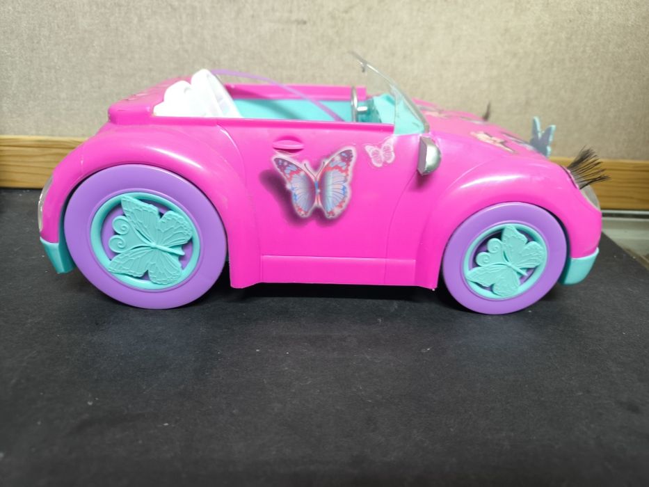 Carro Descapotável FunVille Rosa
Design Vibrante: Carro cor-de-rosa ch