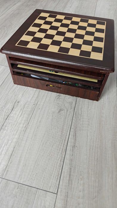 Drewniany zestaw gier – pudełko