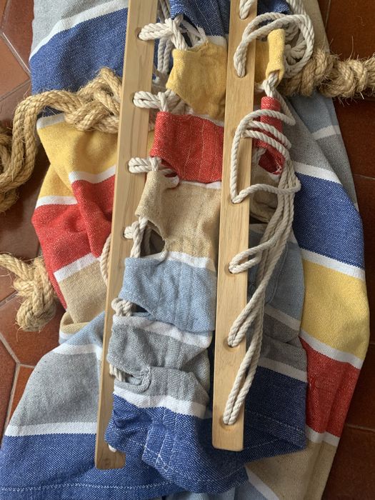 Rede em tecido com cordas