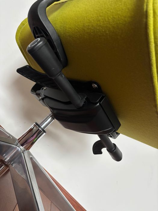 Krzesło biurowe z osłoną