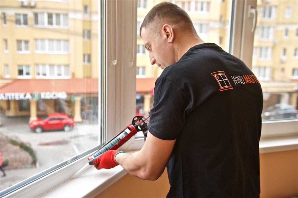 Ремонт вікон, дверей. Регулировка окон, Регулювання вікна.