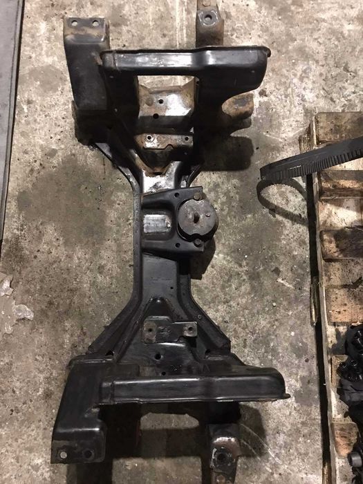 Подрамник балка VW Фольксваген Т-4 90-96г (хорошее состояние)