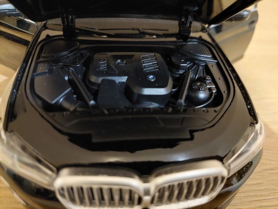 Model 1:18 Bmw 530Li Heimanba
