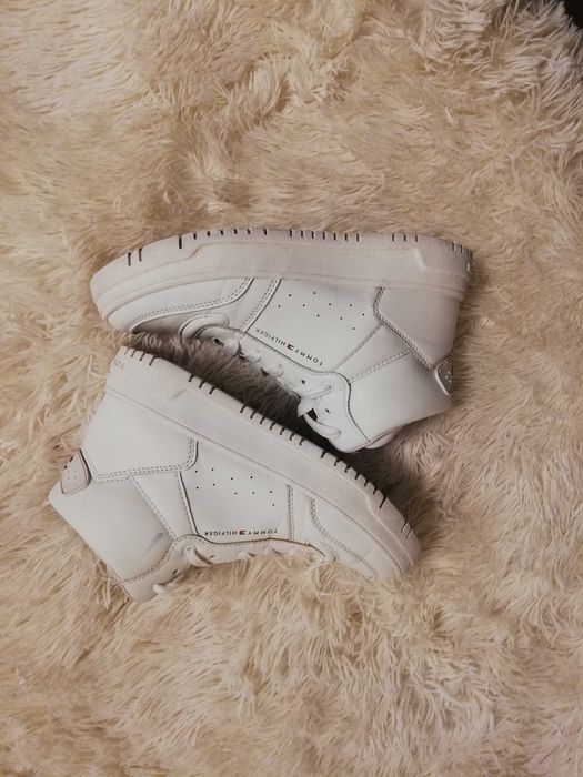 buty Tommy Hilfiger 37 wyższe sneakersy 37 Tommy Hilfiger off white
