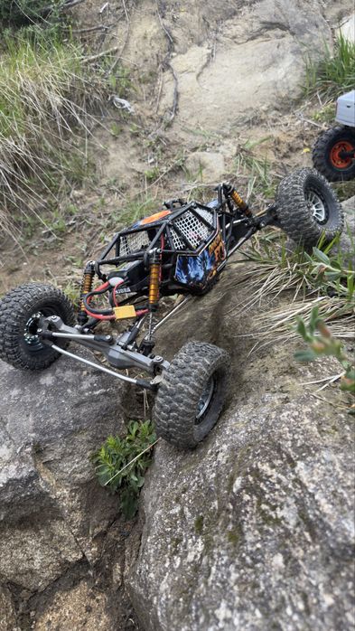 Crowler RC 1/10 preparada com comjunto de pneus extra .2.2 com jantes e pesos