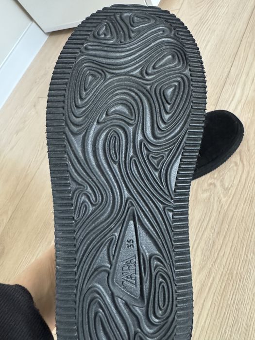 Уггі Zara 35 розмір