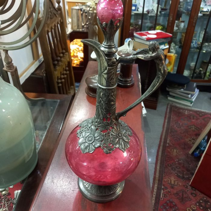 Garrafa Arte-nova em cristal e metal estanhado