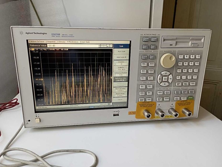 Agilent E5070B ENA - wektorowy analizator sieci - wersja 4-PORTOWA