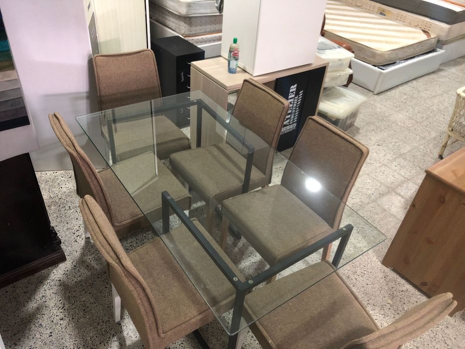 Mesa de Jantar com 6 cadeiras