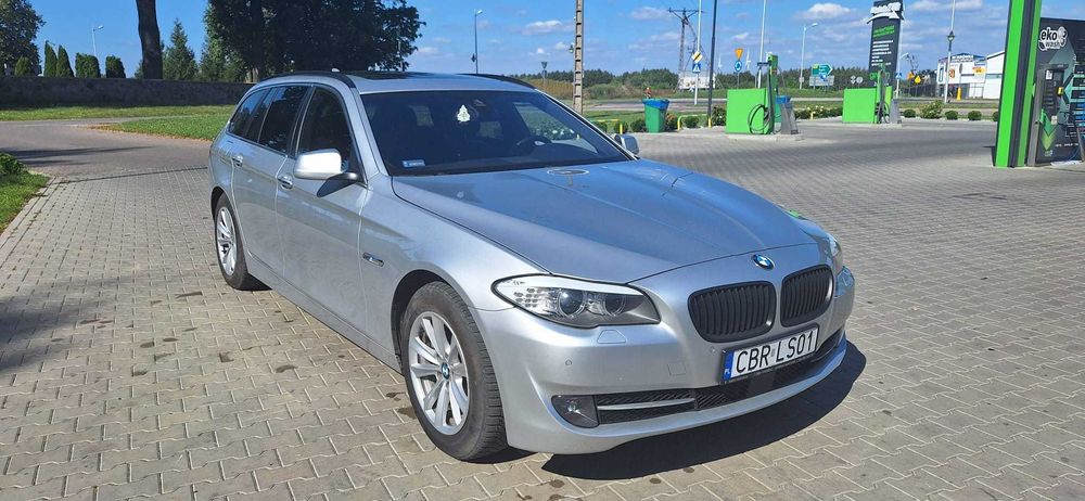 BMW Seria 5 530D xDrive - Panorama - Navi - El.Klapa
