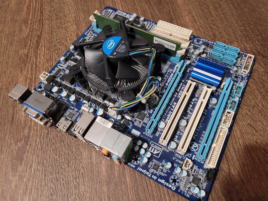 Platforma na Intelu GA-H55M-D2H + I3 530 + iGPU