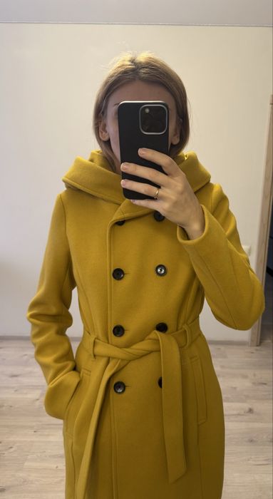 Жіноче демісезонне пальто