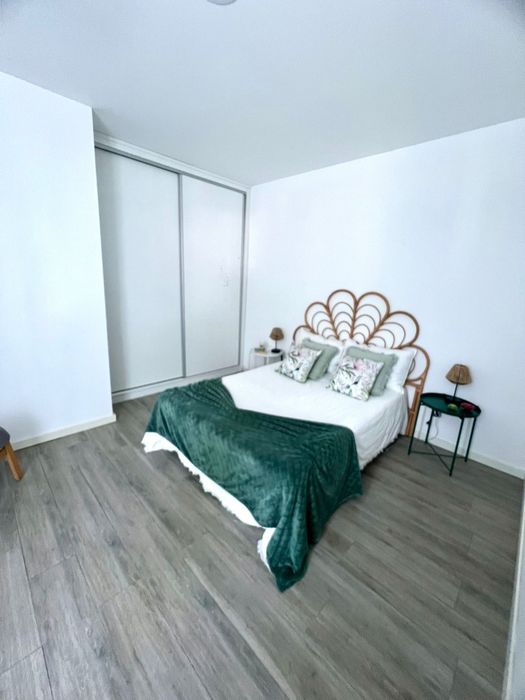 Alugo apartamento