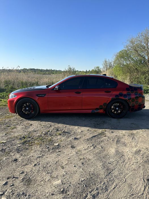 BMW F10 4.4 I s63 м комплектація