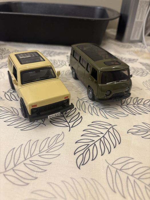 Машинка Буханка іграшка