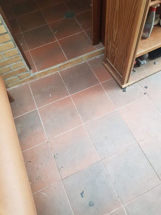 Tijoleira pavimento grés