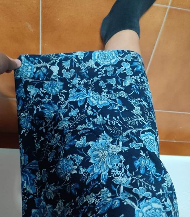 Calças largas floridas