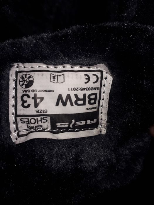 Берцы 43р.новые.