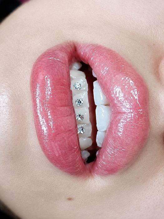 Zapraszam na piercing i tooth gems