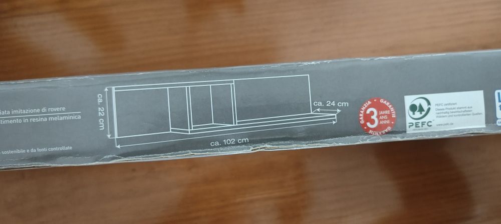 Estante em madeira de parede nova