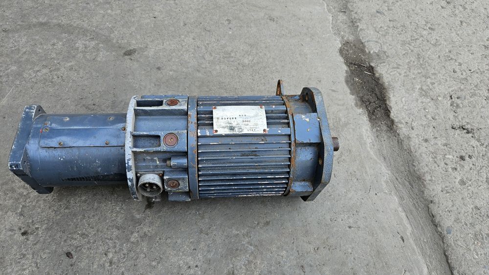 Продам  єлектродвігатель. ЩЕТОЧНИЙ.