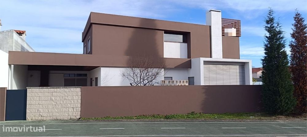 Moradia T4 Isolada na Urbanização do Bonito – Entroncamento