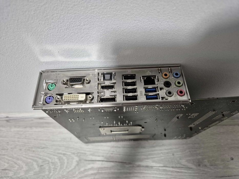 s1150 сет Intel Core i5-4590 3.7GHz +плата mATX Gigabyte Q87. TRADE-IN