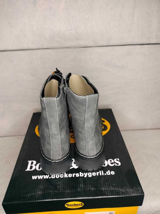 sznurowane botki marki Dockers by Gerli