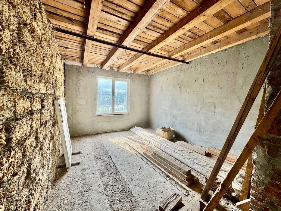 Продаються квартири з комерційним приміщенням