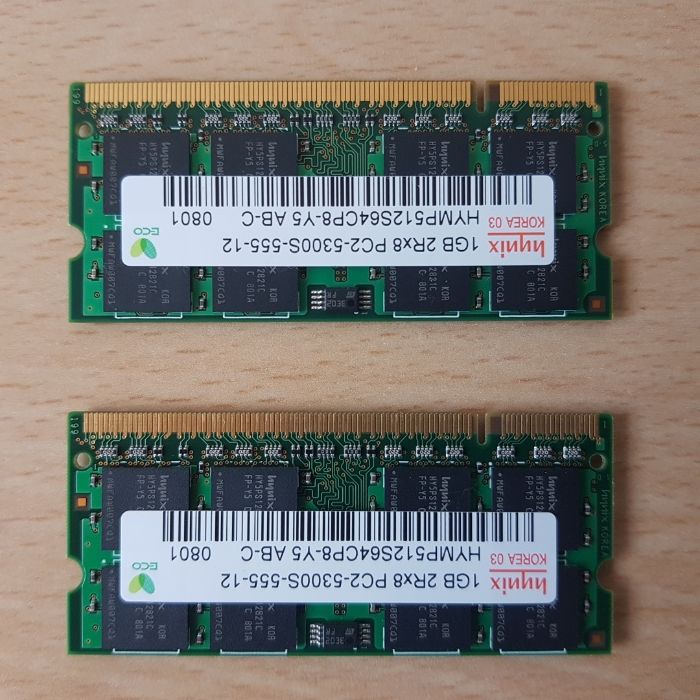 2 x Memória RAM 1GB 2Rx8 PC2-5300S-555-1264740740717187120