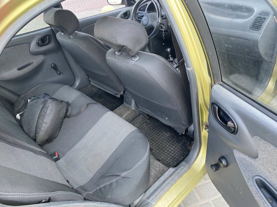 Део сенс 1,3  2006год