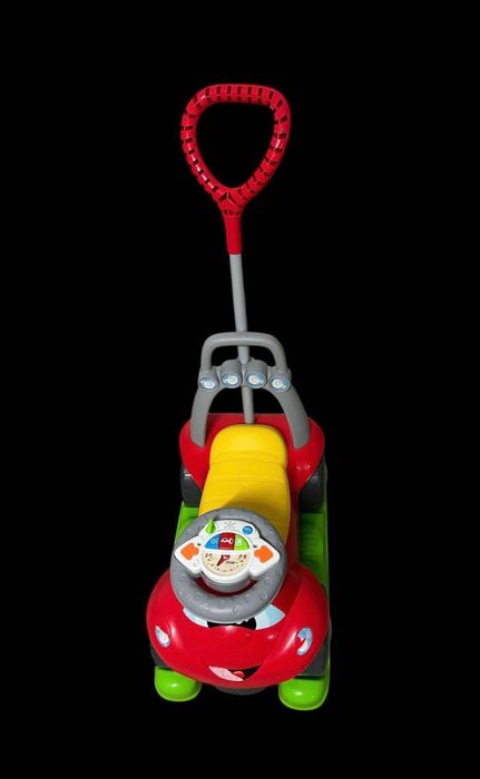 Vendo carrinho infantil Chicco, em excelente estado. Muito pouco usado.