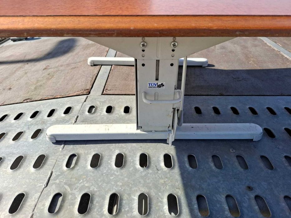 Stol skladany z  mechanizmem z blatem przyczepa kamper