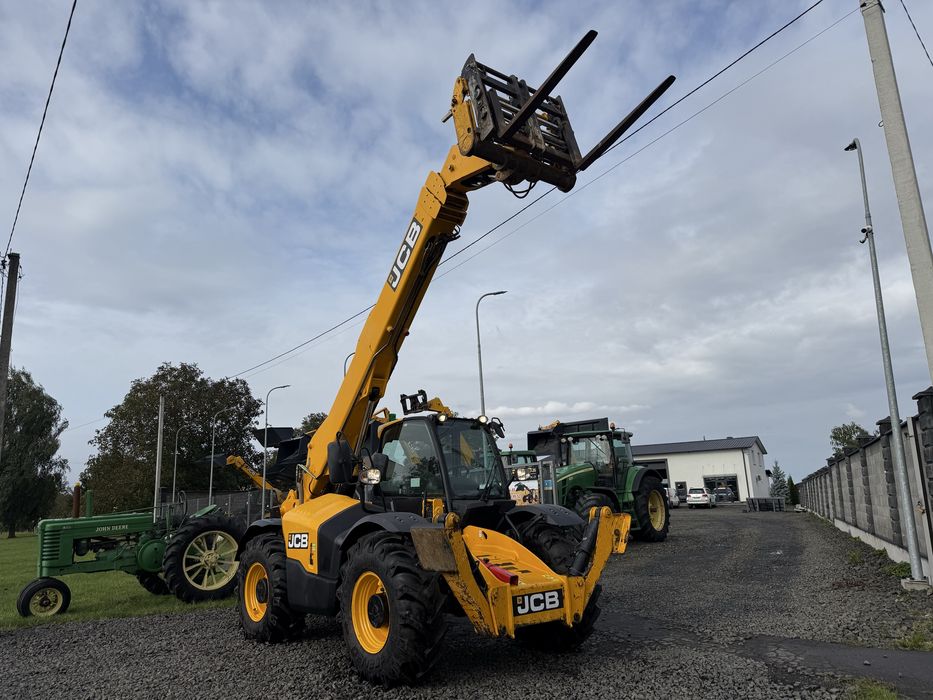 JCB 540-140 телескопічний навантажувач