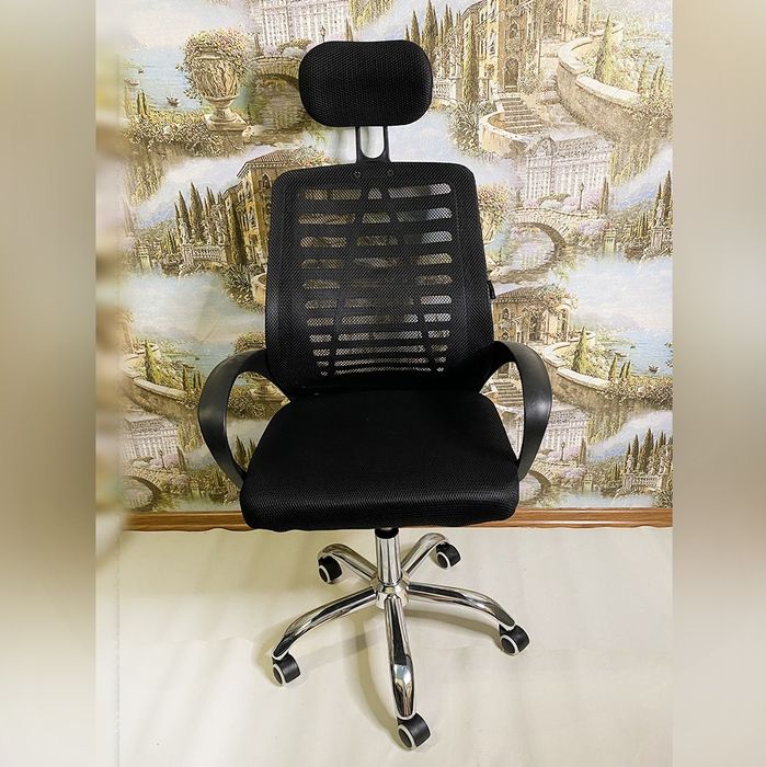 Стул офисный на колесах черный Boston компьютерное кресло для офиса