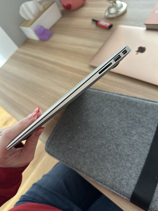 MacBook Air 13" 2017 — робочий стан, батарея оновлена