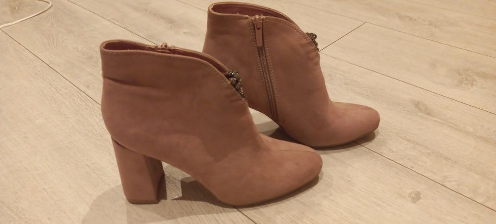 Nowe botki 39 Jennyfer