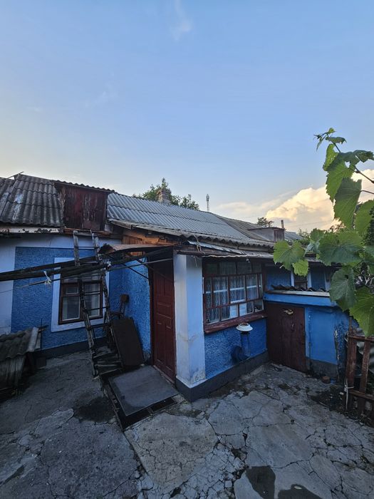 Часть дома в общем дворе