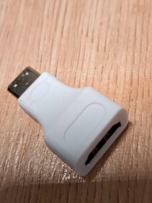 Adaptador de Video HDMI para Mini HDMI (Macho/Femea)