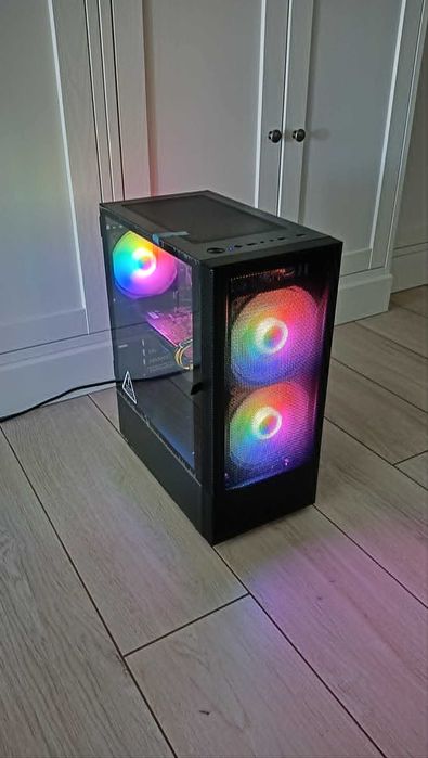 Komputer gamingowy *Radeon RX580*16GB RAM*SSD+HDD
