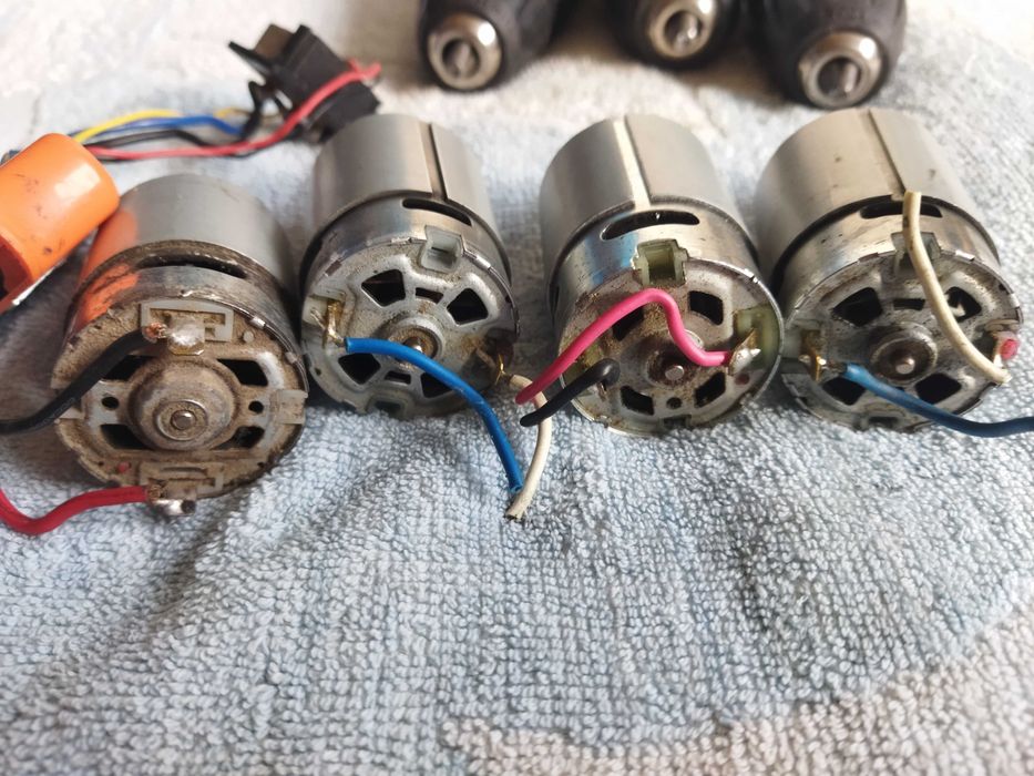 Шуруповёрт Bosch PSR 1200,зарядное(запчасти).