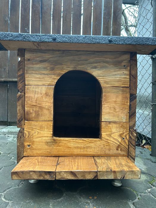 Будка для собаки з дерева