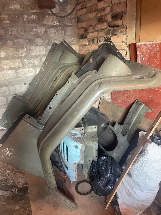 Крила,решітки,капот ЗіЛ 131