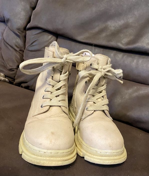 Осінні ботінки на дівчинку