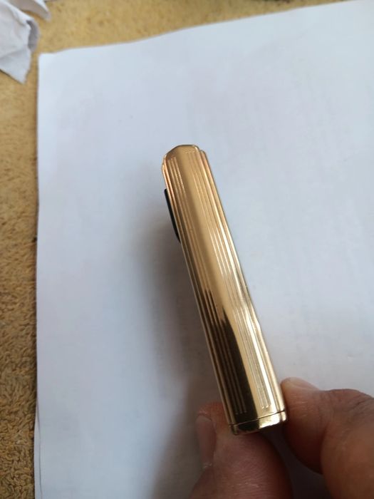 Isqueiro Ronson, banhado a ouro ,a funcionar
